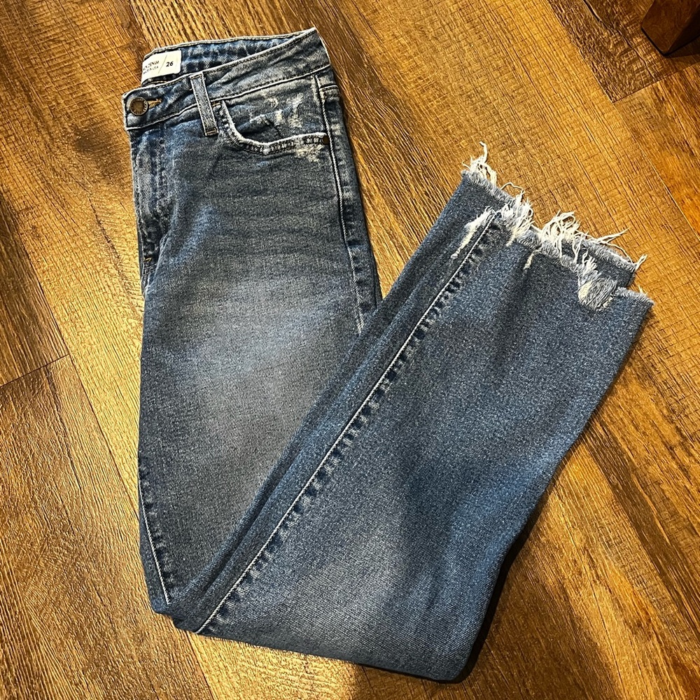 Just Black Women's Cropped Frayed Hem Ankle Jeans - Medium Blue Wash